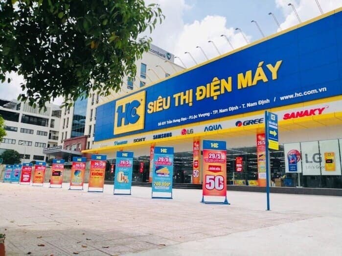 bien-quang-cao-sieu-thi-dien-may-hc