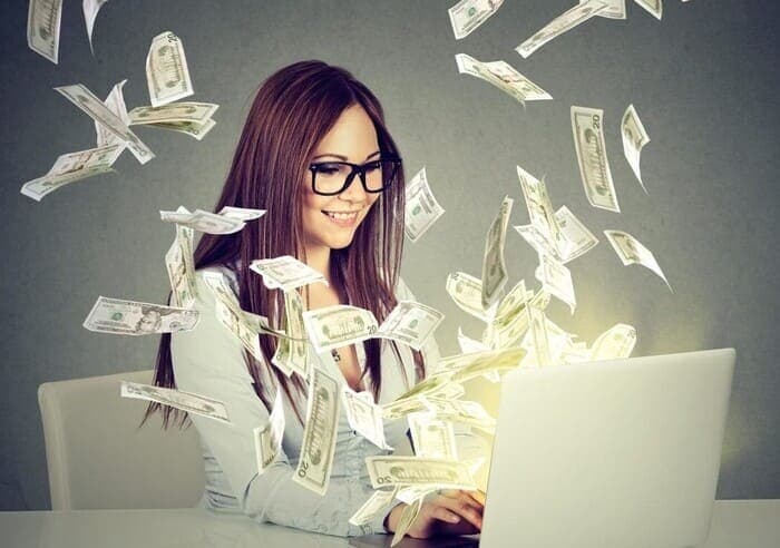 ung-dung-kiem-tien-online