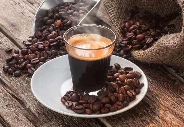 co-nhieu-yeu-to-gia-mot-ly-espresso-la-bao-nhieu