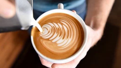 capuchino-la-thuc-uong-yeu-thich-cua-khach-hang