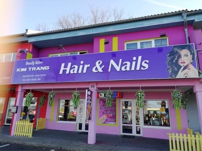 bang-hieu-nail-tu-chat-lieu-mica