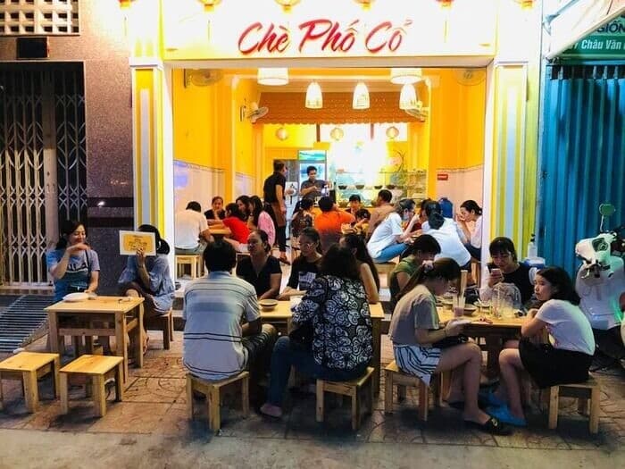 Mô hình kinh doanh đồ ăn vặt vỉa hè