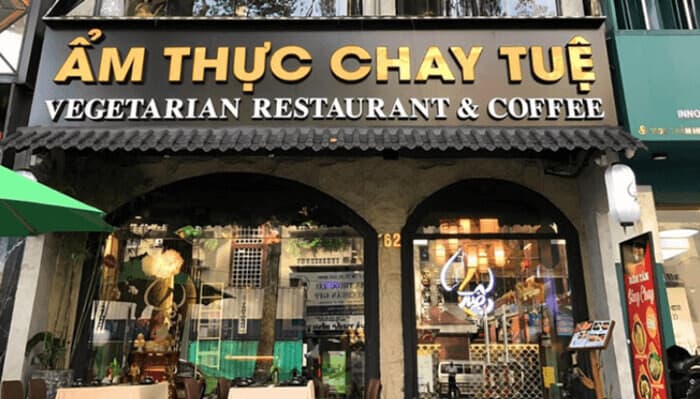Bảng hiệu quán chay chữ nổi Mica nổi bật