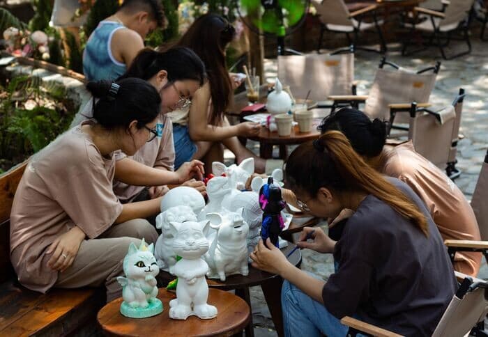 Mô hình quán cà phê tô tượng là gì