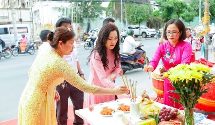 Buổi lễ cúng khai trương giúp công việc kinh doanh khởi đầu suôn sẻ, thuận lợi