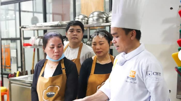 Lớp học nấu xôi bán tại Hướng nghiệp Á u