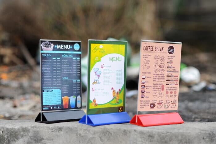 Menu quán cafe cóc dạng mica để bàn