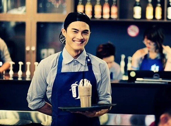quy-trinh-mo-quan-cafe-san-vuon-nho-tuyen-dung-nhan-su