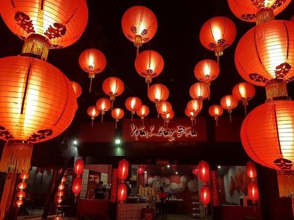 phong-cach-den-trang-tri-quan-cafe-theo-trung-hoa