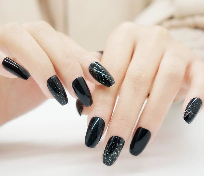 Mẫu nail tay đẹp sang chảnh vuông màu đen #maunailxuhuong #maunail #hn... |  TikTok