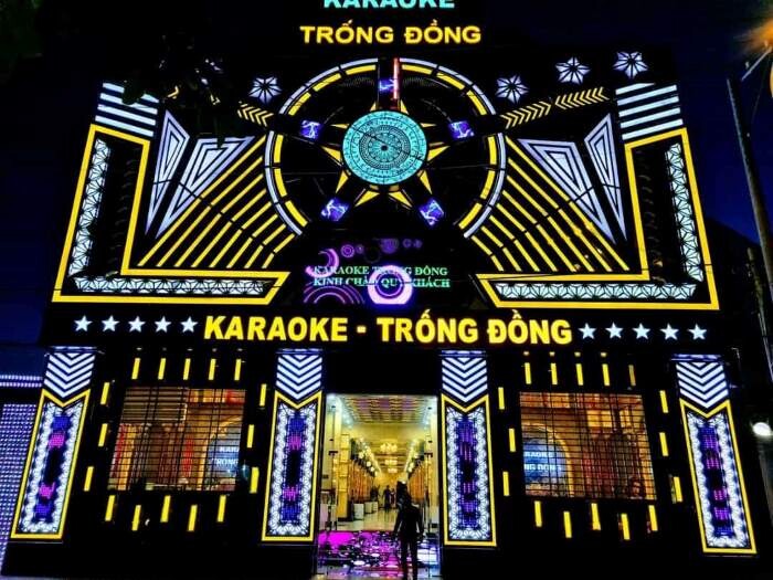 tim-mat-bang-chi-phi-mo-quan-karaoke
