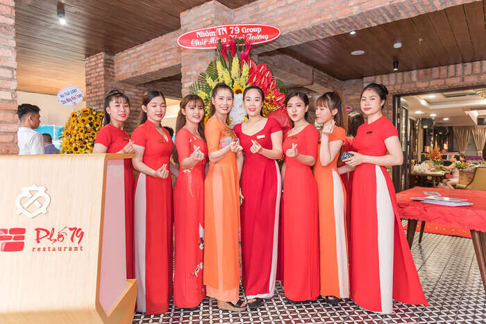 Đồng phục nhân viên phục vụ nhà hàng kiểu Việt