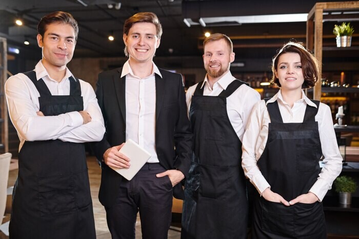 Vai trò đồng phục nhân viên phục vụ nhà hàng