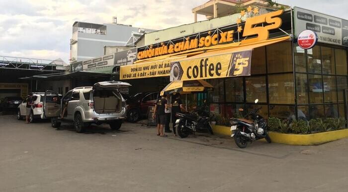 Kết hợp kinh doanh quán cafe và rửa xe