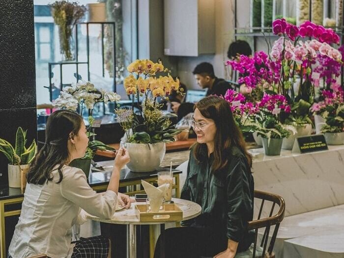 Mô hình cafe nhỏ đẹp kết hợp bán hoa tươi