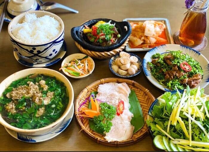 Cơm phần có menu thực đơn dân giã