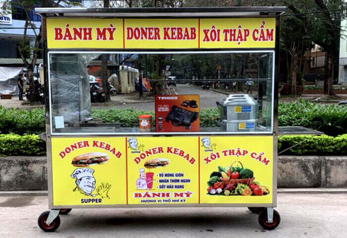 Xe đẩy bán xôi, bánh mì đa dạng