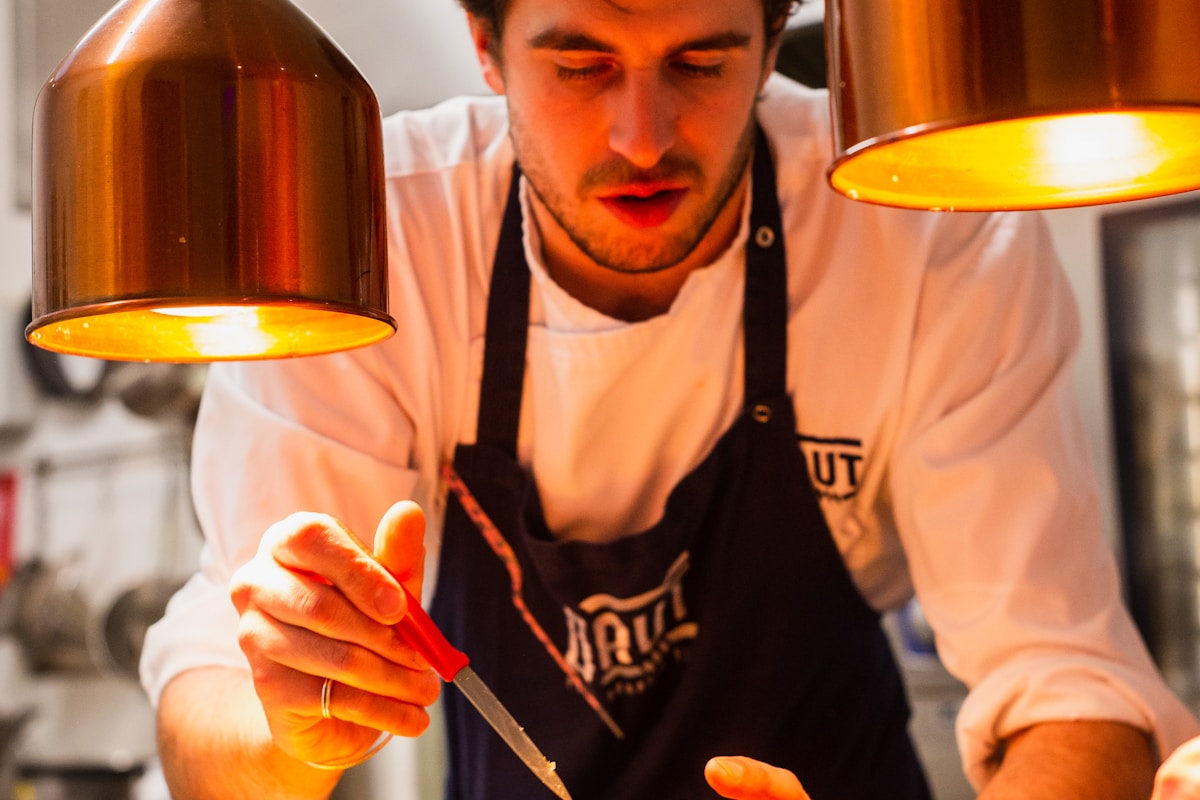 Thumb: Waiter Taking Order Tablet
